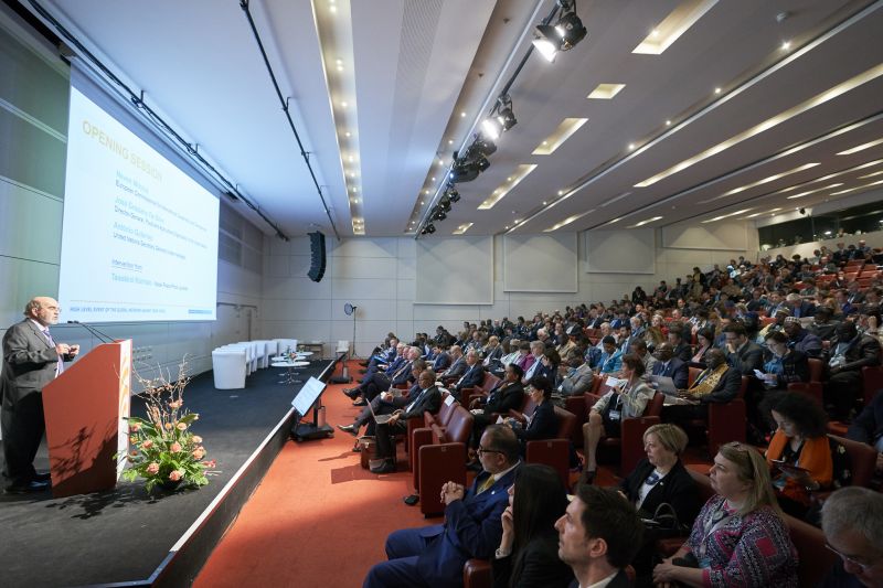 Da Silva_conference hall